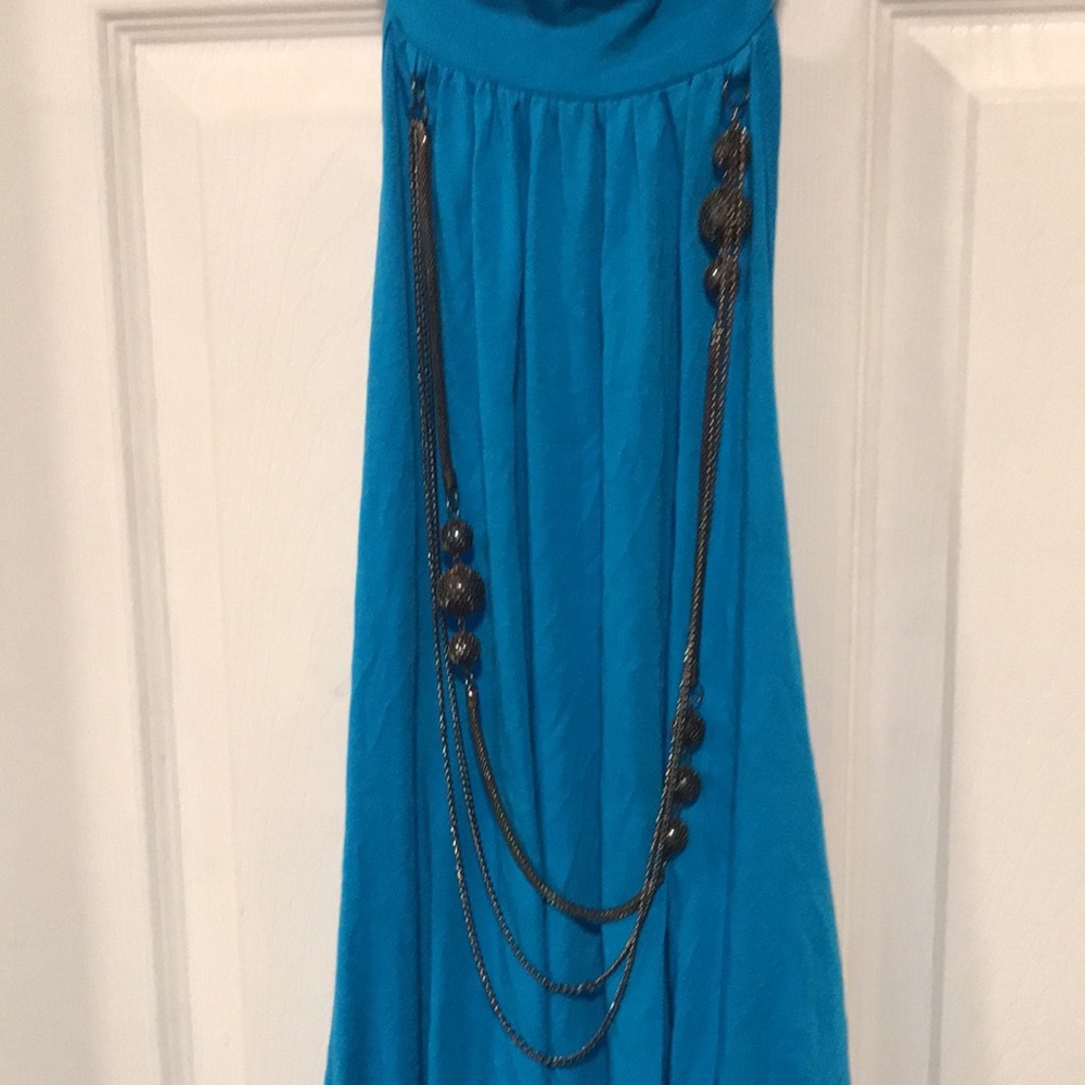 Backless top with neck jewelry - Picture 8 of 8